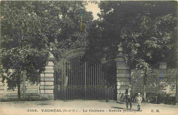 95 - Vauréal - Le Château - Entrée Principale Avenue Leclerc - Animée - CPA - Voir Scans Recto-Verso - Vauréal
