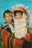 Indiens - Navajos - Navajo Mother With Baby On Cradle Board Called A-Wee-T-Saal By The Navajos - L520 - Carte Dentelée - - Indiens D'Amérique Du Nord