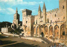 84 - Avignon - Le Palais Des Papes Et La Cathédrale Notre-Dame Des Doms - Automobiles - CPM - Voir Scans Recto-Verso - Avignon