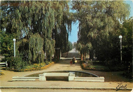 78 - Les Clayes Sous Bois - Les Jardins De L'hôtel De Ville - CPM - Voir Scans Recto-Verso - Les Clayes Sous Bois