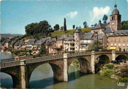 12 - Saint Geniez D'Olt - L'Eglise Le Pont Et Les Vieilles Maisons Au Bord Du Lot - Carte Dentelée - CPSM Grand Format - - Autres & Non Classés