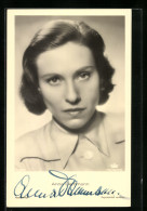 AK Schauspielerin Anna Dammann Mit Ernstem Blick, Mit Original Autograph  - Acteurs