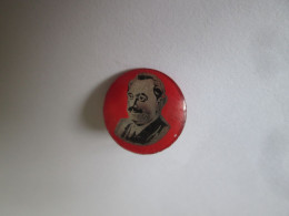 Insigne Du Leader Communiste Vers 1960,diam:16 Mm/Communist Leader Badge 1960s,diam:16 Mm - Andere & Zonder Classificatie