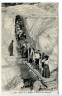 CPSM 9 X 14  Haute Savoie  Sortie De La Grotte Du Glacier Des Bossons  (les Touristes Sur Un Pont De Bois) - Otros & Sin Clasificación