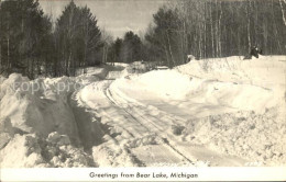 72341644 Bear_Lake_Michigan Verschneiter Wald - Autres & Non Classés