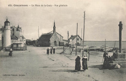 CONCARNEAU : LA PLACE DE LA CROIX - VUE GENERALE - Concarneau