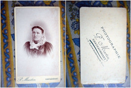 PHOTO CDV FEMME CHIC FOULARD   MODE Cabinet P MARTIN A CHATEAUBRIANT - Anciennes (Av. 1900)