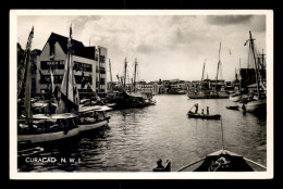 CURACAO - SCHOONER TRAFFIC IN WILLEMSTAD HARBOR - Curaçao