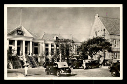 CURACAO - MUNICIPAL BUILDING - AUTOMOBILES - Curaçao