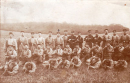 Carte Photo - Militaria - Compagnie De Fantassins En Armes - Guerre 1914 - Regiments