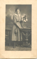 Social History Souvenir Real Photo Elegant Woman Coiffure Chair Rose Vase Deggendorf - Photographie