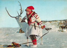 NORVEGE - Norway - S?mepike Med Reinsdy?r - A Lapp Gir? And A Re?ndeer - Enfant - Reine - Neige - Carte Postale - Norvège