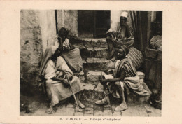 C P A -  TUNISIE  -  TUNIS  -   Groupe D'indigenes - Tunisie