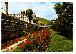 CPSM Dentelée 10.5x15 Cantal CHAUDES-AIGUES Alt 758m Station Thermale Et Touristique. Le Remontalou Et L'Hôtel Valette - Other & Unclassified