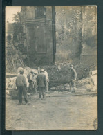 55 VERDUN - PETITE PHOTO De Suite à La Chute D'un Obus Dans La Cour De La Cathédrale - TB - Verdun