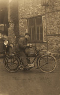 Moto Ancienne De Marque Modèle Type ? * Carte Photo * Motos Motocyclette Transport - Motorräder