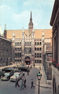 R334770 AL 8. The Guildhall. London. Plastichrome. Colourpicture Publishers. Avo - Autres & Non Classés