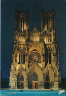 Reims - La Façade De La Cathédrale, Vue De Nuit - Reims