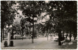 CPSM 9 X 14 VALS-LES-BAINS (Ardèche) Centre Thermal Et Touristique - Le Parc De L'Intermittente - Vals Les Bains