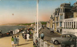 VILLERS-sur-MER - L'Avenue De La République Et La Digue - Hôtel Beaurivage - CPSM Petit Format Datée 1953 - Villers Sur Mer