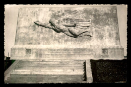 AVIATION - ST-VALERY-EN-CAUX - MONUMENT DE COSTES ET BELLONTE - Airmen, Fliers