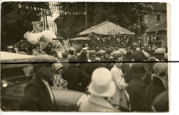 CARTE PHOTO A Identifier . CPA . Fete Foraine, Corso, Parade, Voiture Décorée , Fleurie - La Courtine