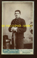 MILITAIRE - 1 SUR LE COL - PHOTOGRAPHIE ABEL & PATUREAU, BOURGES - FORMAT CDV - Oorlog, Militair