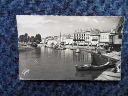 KB11/1163-Blaye Vue Générale Du Port 1960 Commerces Grue - Blaye