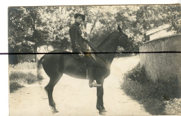 Carte Photo Militaire . ALLIER. D03. Bourbon-l'Archambault . Soldat ASSIS SUR UN CHEVAL . JUIN 1912 - Bourbon L'Archambault