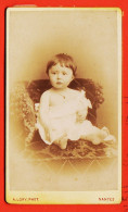 01147 / ⭐ Photo CDV 44-NANTES 1890s ◉ Photographie PEIGNE A. LORY 8 Rue Crebillon ◉ Bébé Fillette Assise Canapé - Anonymous Persons