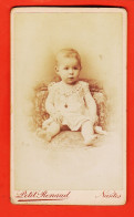 01142 / ⭐ Photo CDV 44-NANTES ◉ PETIT-RENAUD Photographie Bon Pasteur 19 Rue De Feltre ◉ Bébé Fillette Assise Canapé - Personnes Anonymes