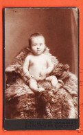 01123 / ⭐ Photo CDV MAGDEBURG Sachsen-Anhalt  ◉ Bébé Nu Fourrure Nacktes Baby Sitzt Auf Fell ◉ Photographie SAMSON - Personnes Anonymes