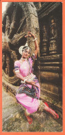 01072 ● CP G.F 23x11cm  Inde Danseuse Devant Une Roue Du DHARMA - Female Dancer Performing By Wheel 2007 Photo A COOKE - India