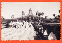 01060 ● Carte-Photo ANGKOR-VAT Cambodge Allée Pavée Entrée Temple SALA 1940s  - Cambodge