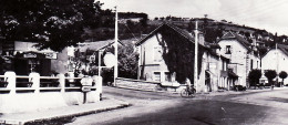 01293 / LE LARDIN Dordogne Café Tabac Pub LU Charcuterie Monument Morts Des QUATRE ROUTES 1960s APA-POUX N°6 - Altri & Non Classificati