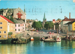 NORVEGE - Norway - View Of The Fishmarket Ravnkloa With The Nidaros Cathedral In The Background - Animé - Carte Postale - Norway