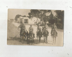 NIMES (GARD) CARTE PHOTO AVEC MILITAIRES FRANCAIS A CHEVAL 1925 - Nîmes