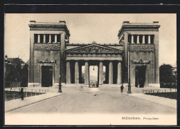 AK München, Propyläen Auf Dem Königsplatz  - Muenchen