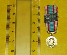 MEDAILLE EN REDUCTION  DE LA MEDAILLE COMMEMORATIVE OPERATIONS DE SECURITE ET MAINTIEN DE L'ORDRE AVEC AGRAPHE ALGERIE E - France