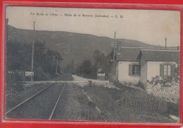 Carte Postale 14. La Serverie La Gare Et Passage à Niveau  Très Beau Plan - Andere & Zonder Classificatie