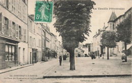 Fontenay Le Comte * La Place Du Commerce Et La Poissonnerie * Commerces Magasins - Fontenay Le Comte