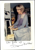 Photo CPA Sängerin Dagmar Koller Am Klavier, Autogramm - Personnages Historiques
