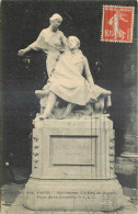 75 - PARIS - MONUMENT ALFRED MUSSET - PLACE DE LA COMEDIE - Estatuas