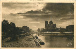 75 - PARIS  EN FLANANT - NOTRE DAME  - Notre-Dame De Paris