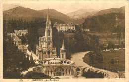 65 - LOURDES - LA BASILIQUE - Lourdes