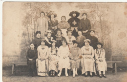 Carte Photo Groupe Théatral De Jeune Filles Déguisées - Foto's