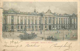 31 - Toulouse - Façade Du Capitole - Animée - Précurseur - Oblitération Ronde De 1902 - CPA - Voir Scans Recto-Verso - Toulouse