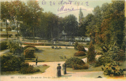 03 - VICHY  UN COIN DU PARC - Vichy