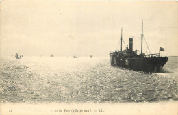 SORTIE DU PORT - EFFET DE NUIT - BATEAU - Commerce