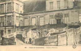 77 - PALAIS DE FONTAINEBLEAU ESCALIER D'HONNEUR - Fontainebleau